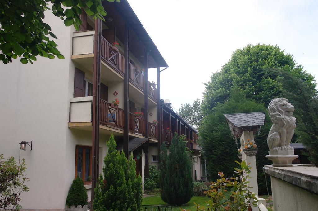 Hostellerie Saint Clement Vic-sur-Cere Luaran gambar