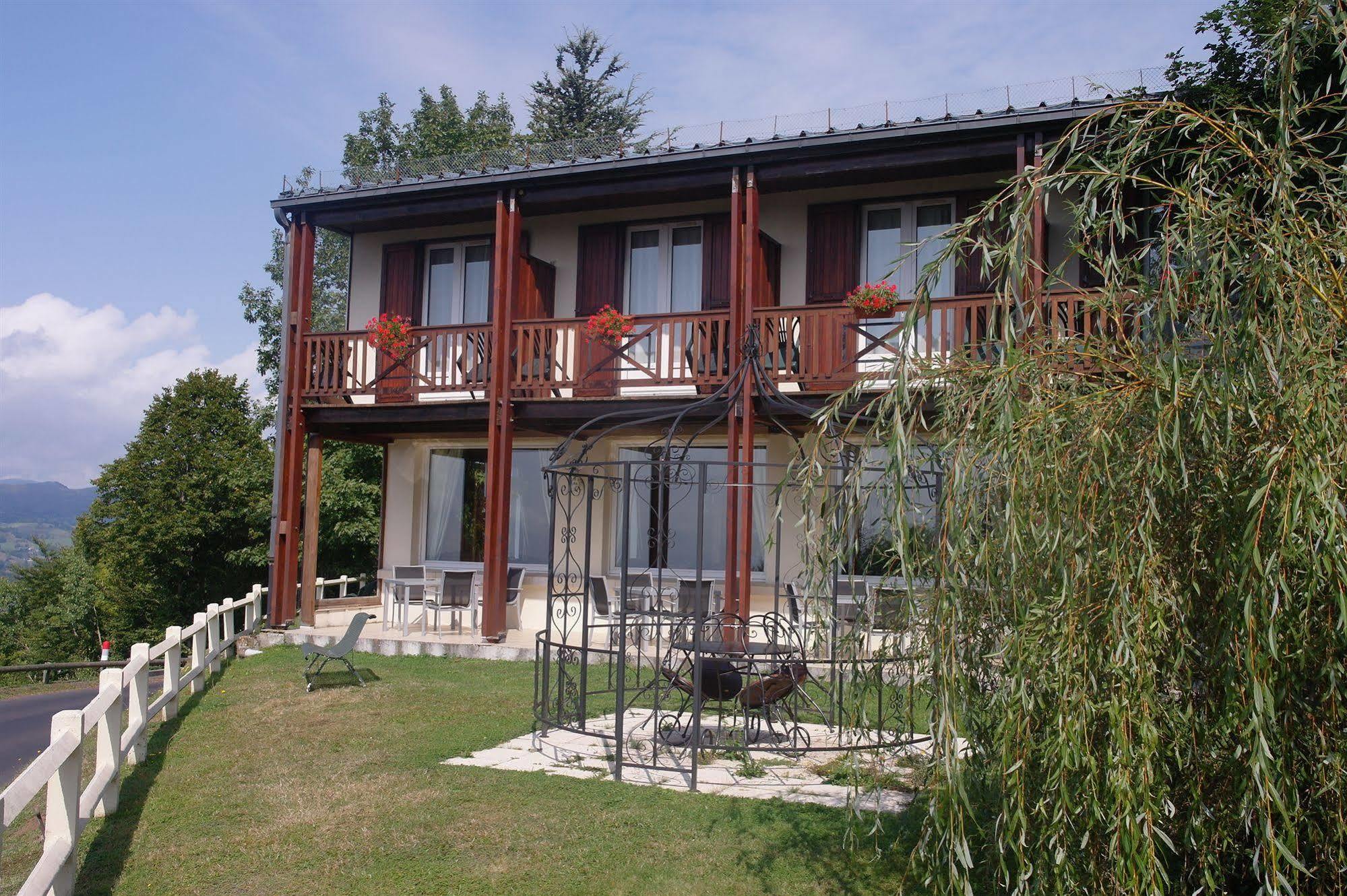 Hostellerie Saint Clement Vic-sur-Cere Luaran gambar